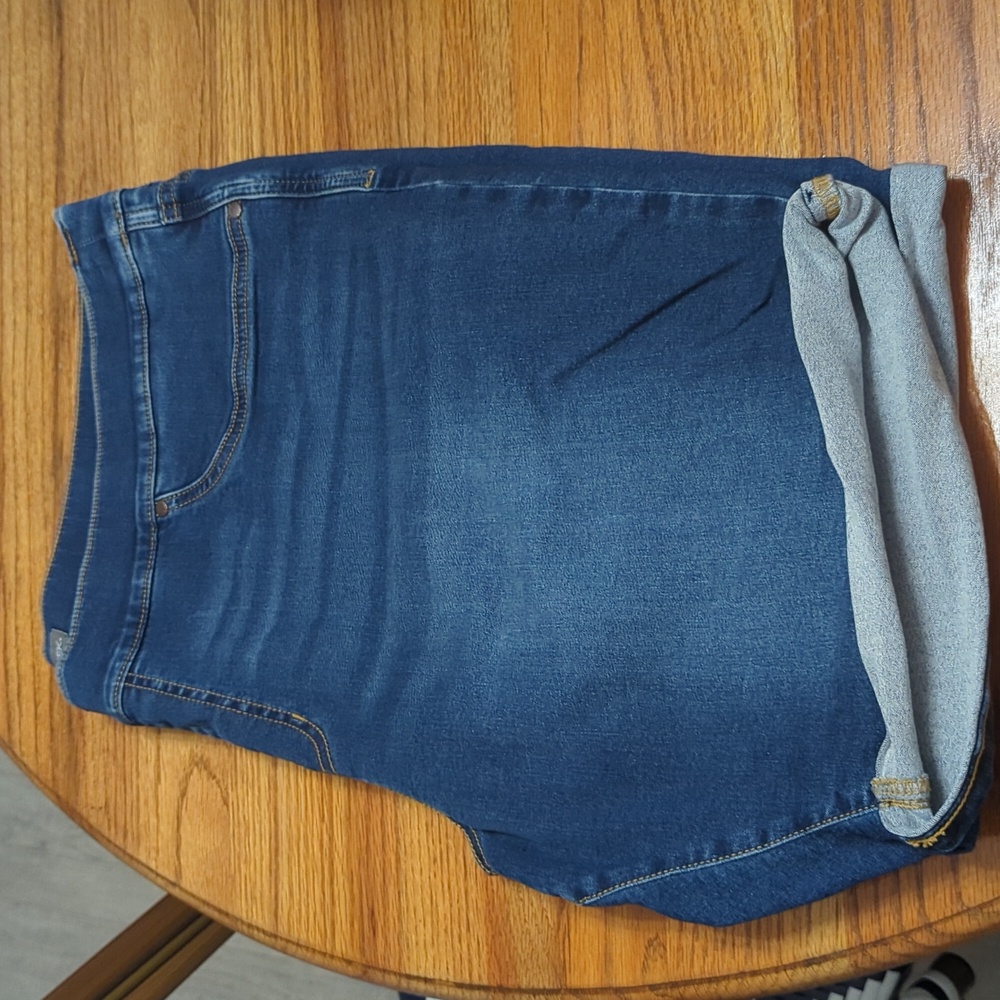 Falls Creek Bermuda shorts